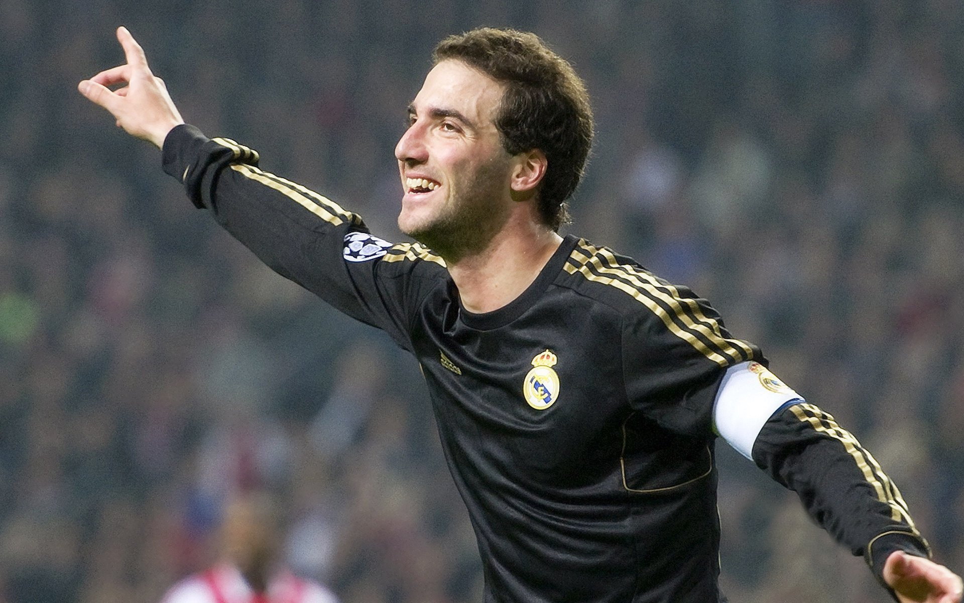 赛场上的“秀技”大战：谁的突破最精彩？，秀技什么意思